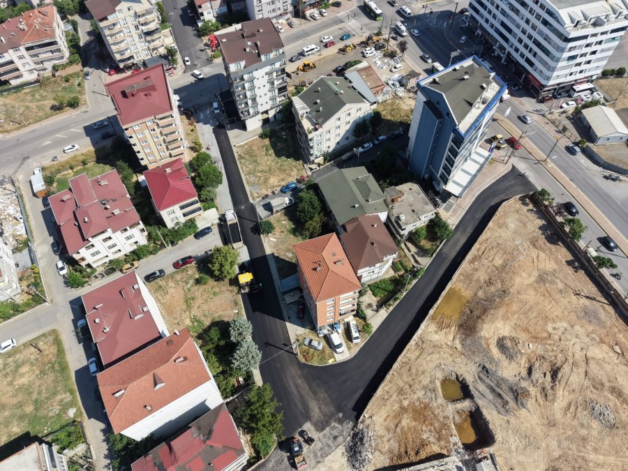 Gebze Belediyesi Asfalt Serim Çalışmalarına Devam Ediyor