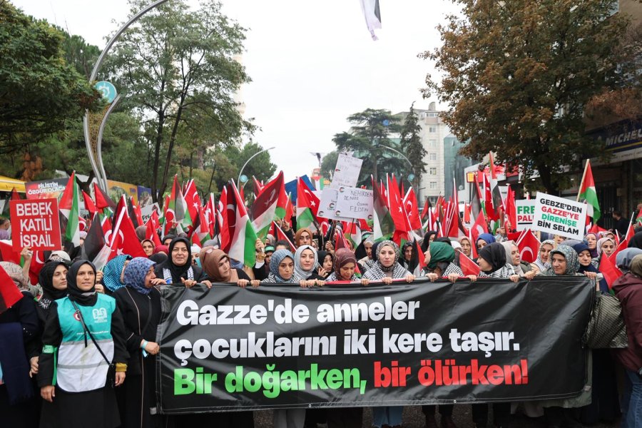 Gebze’de Binlerce Vicdan Gazze İçin Sokaklarda Buluştu