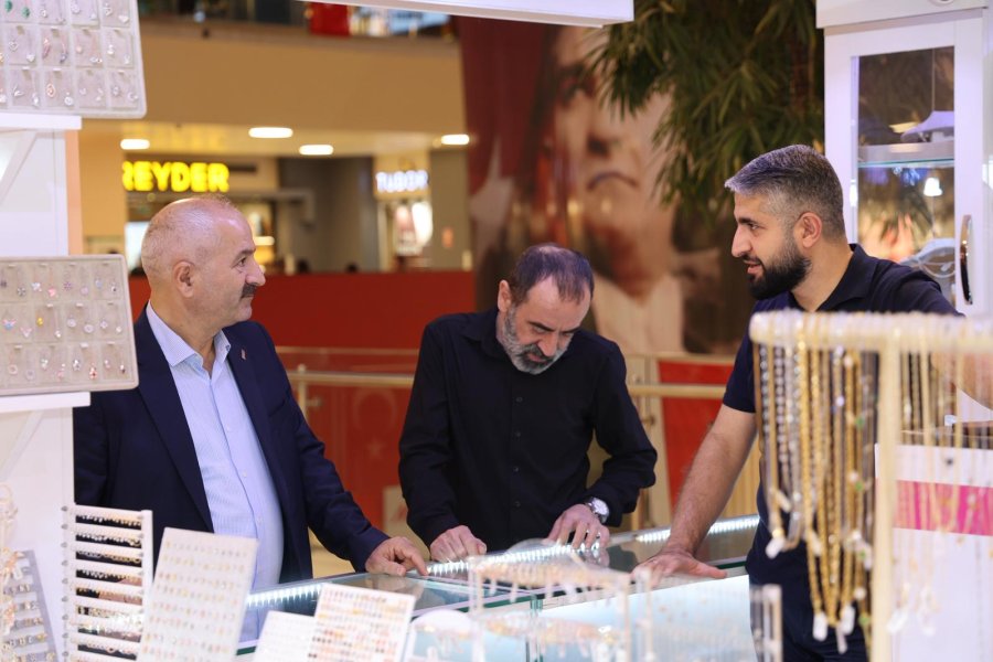 Başkan Büyükgöz’den Gebze Center Esnafına Ziyaret