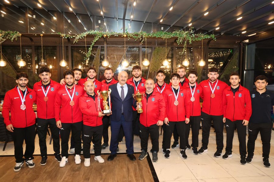 Başkan Büyükgöz’den Güreş Takımına Tebrik