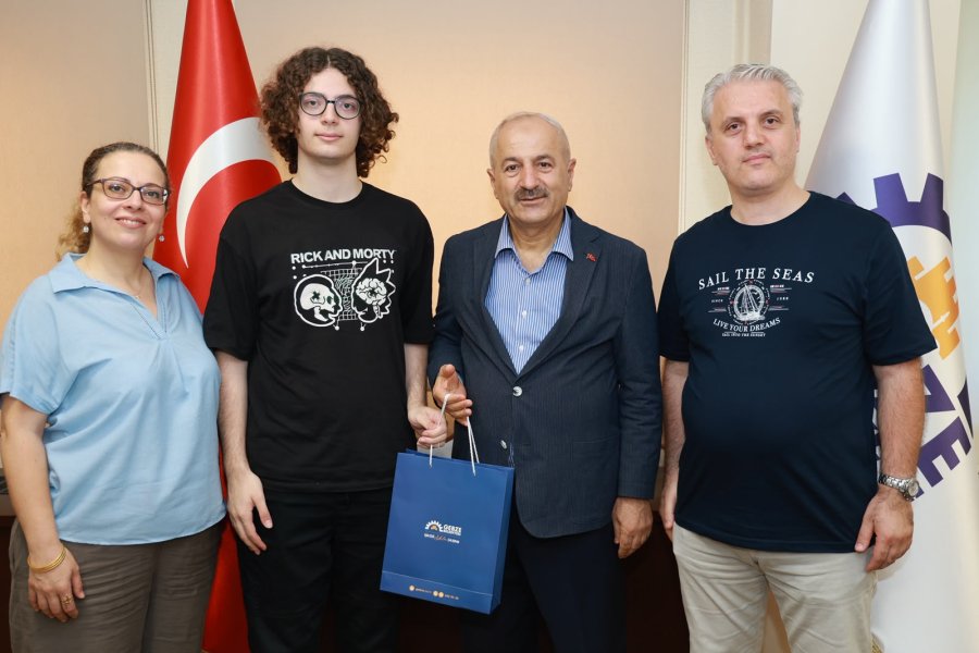Başkan Büyükgöz, Gebze’nin YKS Şampiyonlarını Ağırladı