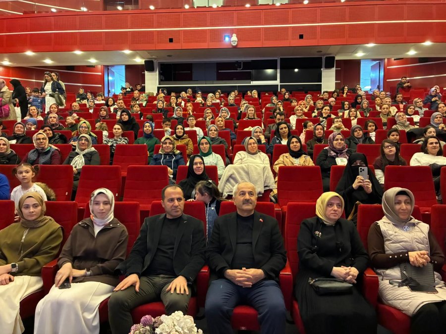 Gebze Okur Buluşmaları’nda Özgü Güler Söyleşisi