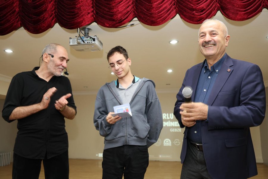 Ahmet Sula’dan Gebzeli Gençlere “Şuurlu Gençlik” Semineri