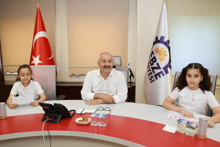 Minik Öğrencilerden Başkan Büyükgöz’e Ziyaret