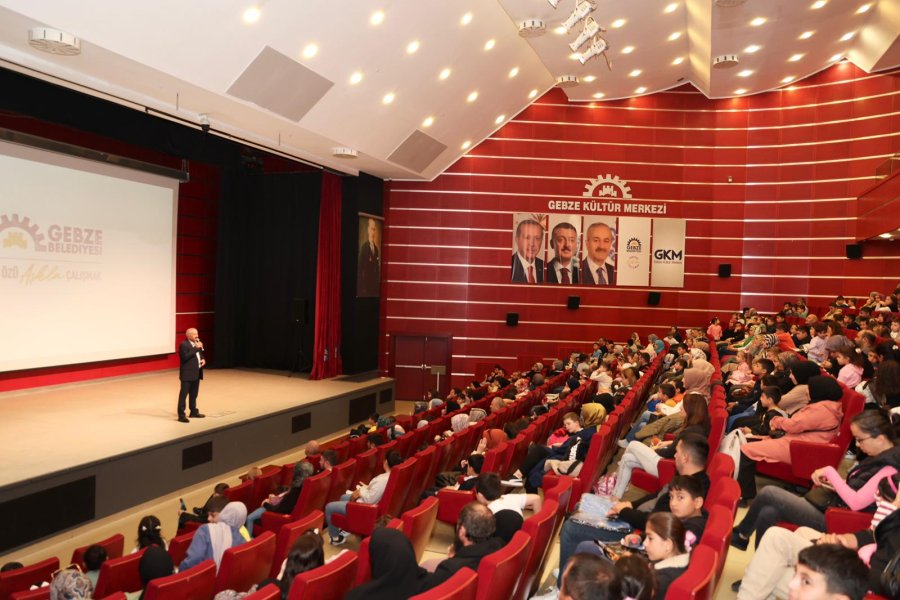 Miniklerden “Aslan Hürkuş 4: Hürjet”le eğlendi