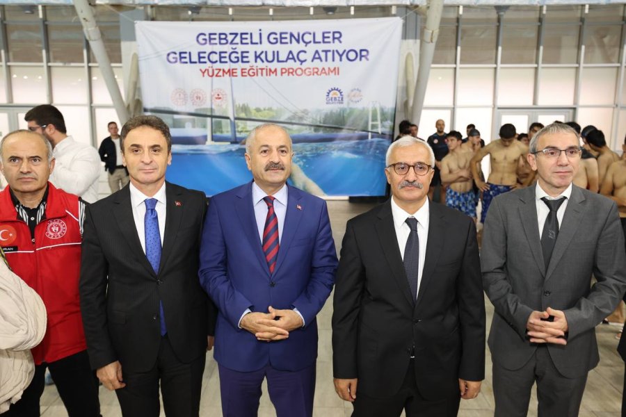 Gebzeli Gençler  Geleceğe Kulaç Atacak