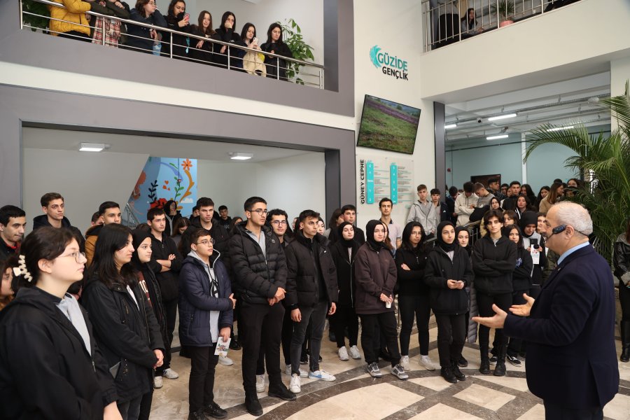 GEBZELİ ÖĞRENCİLERİN GÜZİDE GENÇLİK MERKEZİ VAR