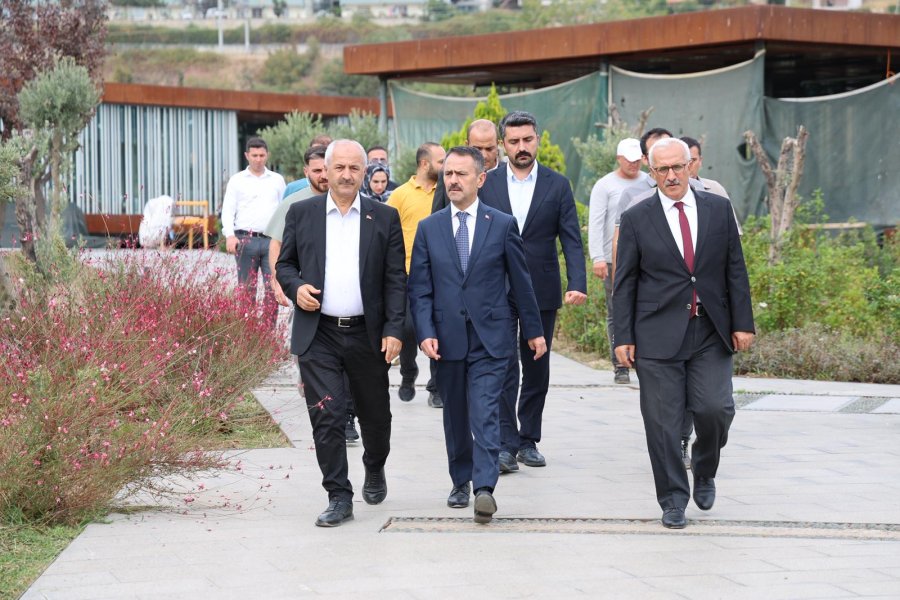 Vali Aktaş, Eskihisar Kalesi ve Osman Hamdi Bey Müzesi’nde İncelemelerde Bulundu