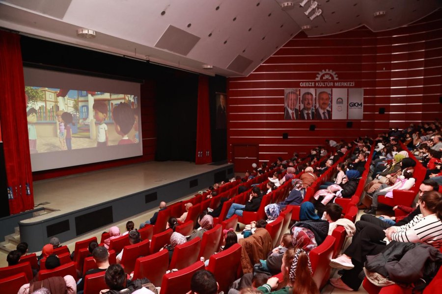 Başkan Büyükgöz’den Minik Sinemaseverlere Sürpriz