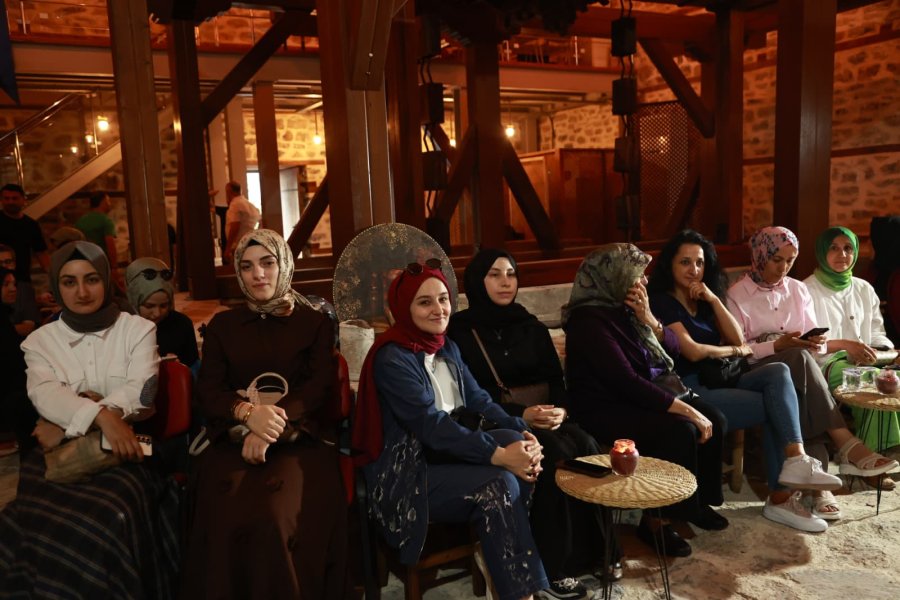 Tarihi Su Dolabı’nda Neşet Ertaş Türküleri Yankılandı