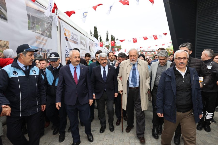 Gebze Kitap Fuarı Görkemli Törenler Kapılarını Açtı