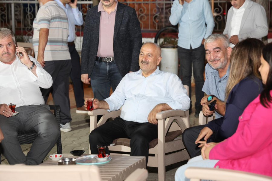 Başkan Büyükgöz Mollafenarili Vatandaşlarla Çay Sohbetinde Buluştu