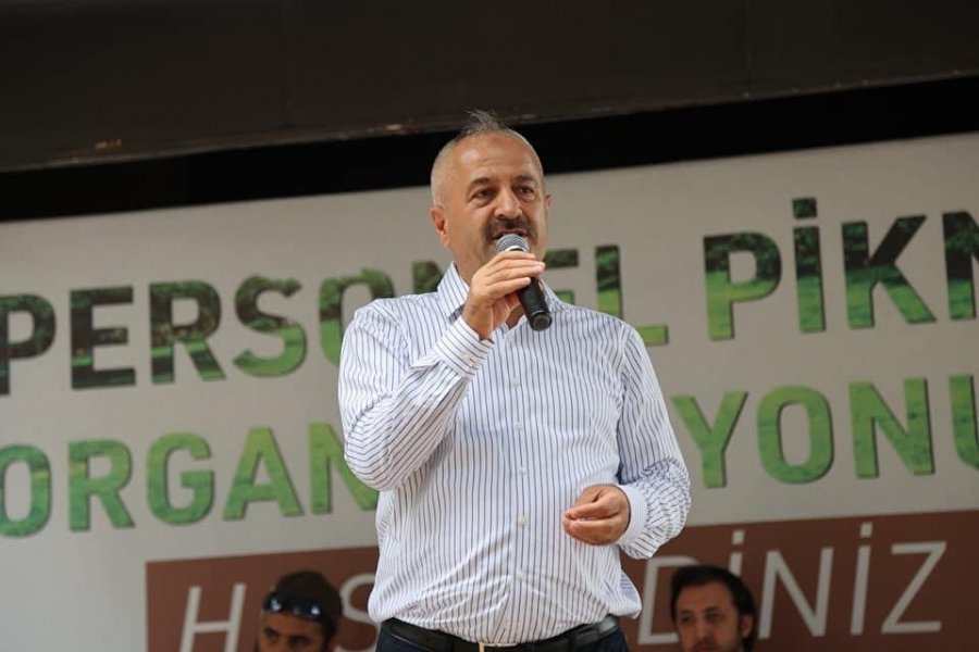 Başkan Büyükgöz mesai arkadaşlarını piknikte ağırladı