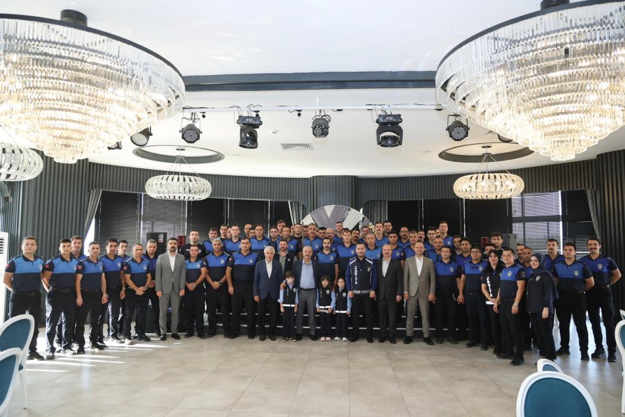 Başkan Büyükgöz Zabıta Personeliyle Buluştu
