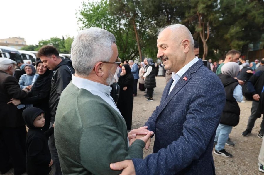 Başkan Büyükgöz Hacı Adaylarını Uğurladı