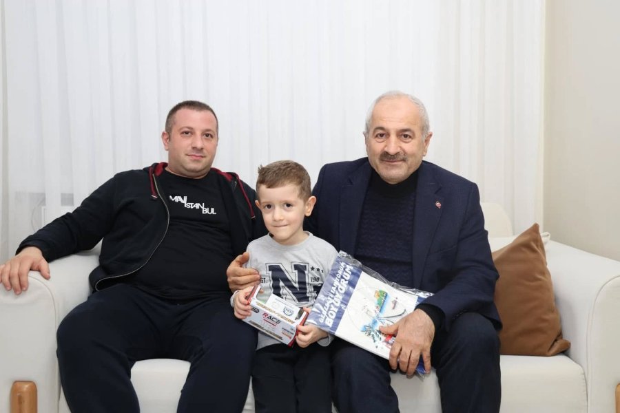 Başkan Büyükgöz;Hemşerilerinin hanelerine konuk oluyor 