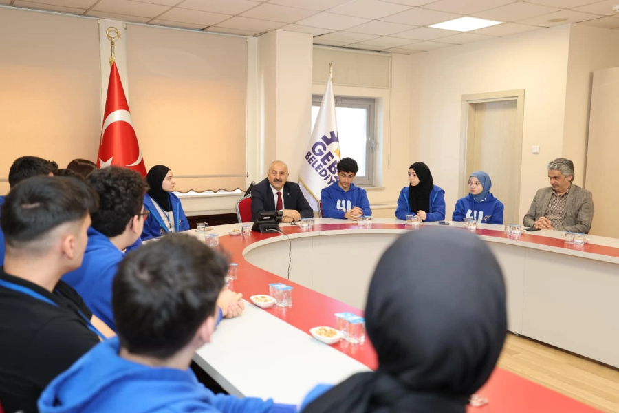 41 Genç’i başarılı öğrencileri  Başkan Büyükgöz’e konuk oldu