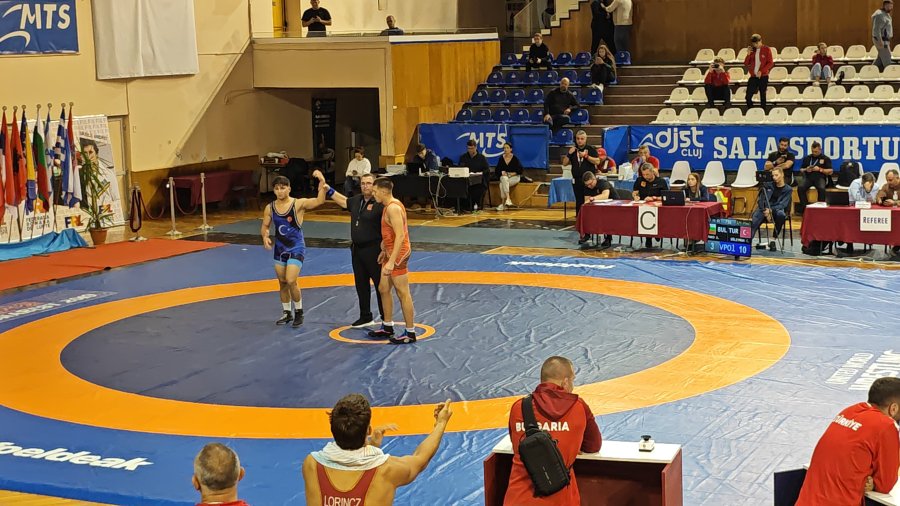 Gebzeli Güreşçiler Balkan Şampiyonasından Madalyalarla Döndü