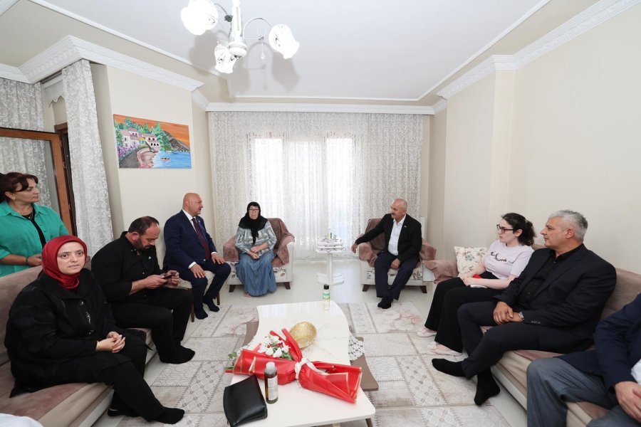 Başkan Büyükgöz ve Milletvekili Kurt’tan Şehit Ailesine Ziyaret