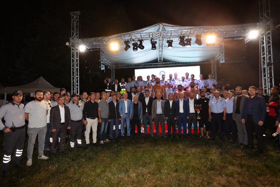 Tarihi Hünkar Çayırı Yağlı Güreşlerinde  Altın Kemer Ali Gürbüz’ün