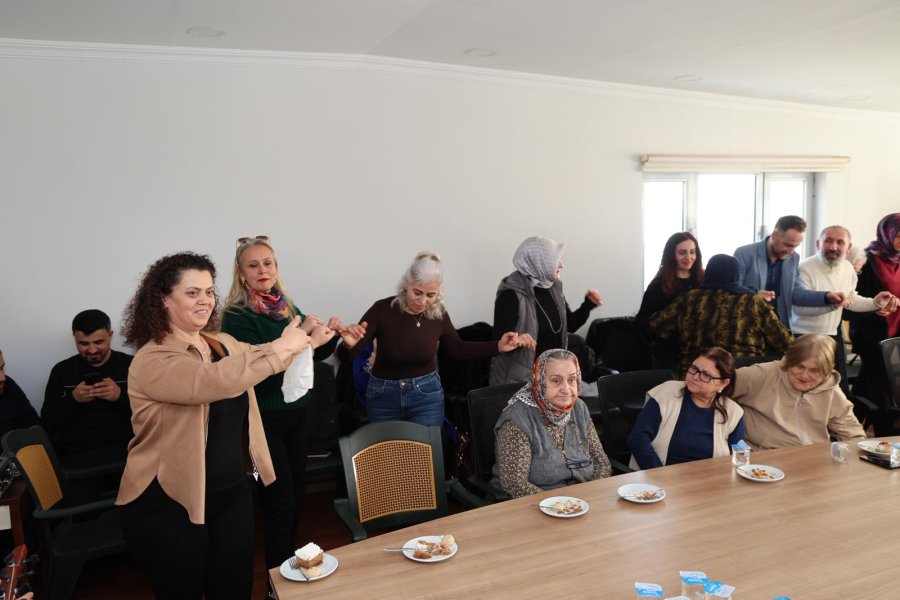 BAŞKAN BÜYÜKGÖZ’DEN HUZUREVİ SAKİNLERİNE MORAL ZİYARETİ