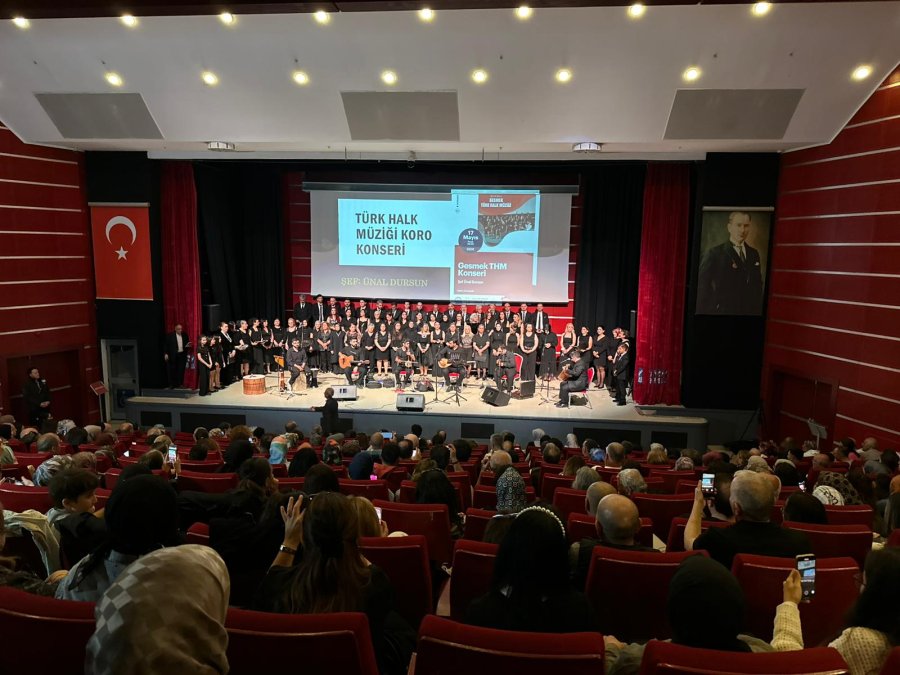 GESMEK Türk Halk Müziği Konserine Yoğun İlgi