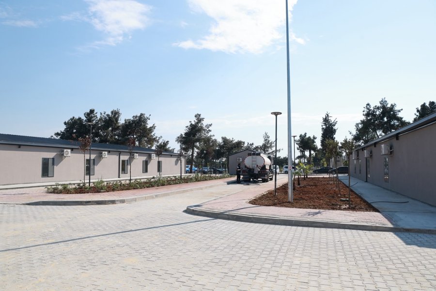 Başkan Büyükgöz Geçici Kaymakamlık Hizmet Binasında İncelemelerde Bulundu