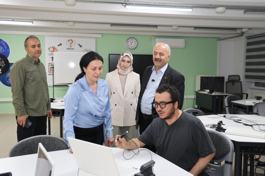 Gebze’de Oytun Erbaş’la Bilim ve Gençlik Buluşması