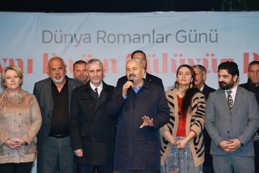 Gebze Belediyesi’nden Romanlar Günü Programı: Aynı Bağın Gülüyüz Biz