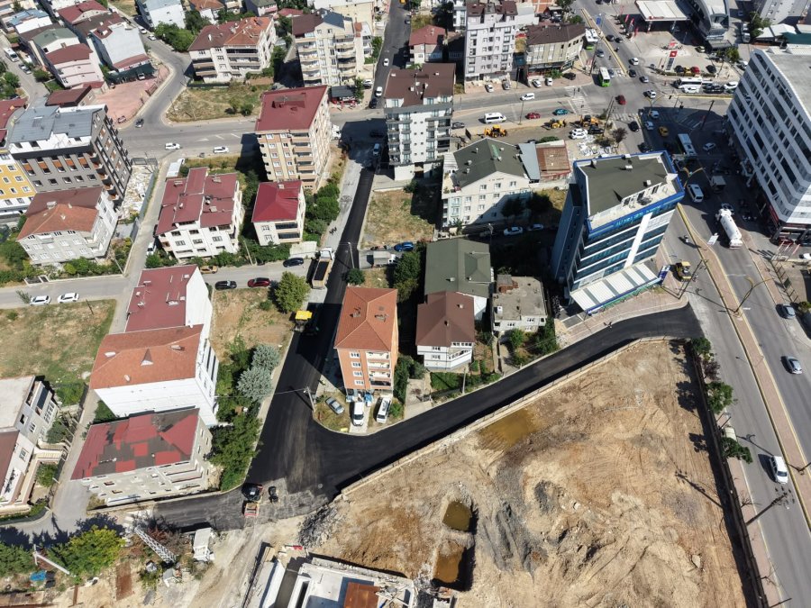 Gebze Belediyesi Asfalt Serim Çalışmalarına Devam Ediyor