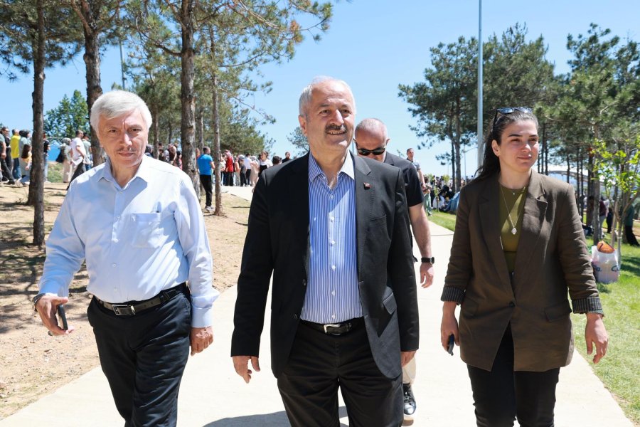 Başkan Büyükgöz, Şehrin Yeni Nefesi Pelitli Damgatepe Mesire Alanı’nda Vatandaşlarla Buluştu