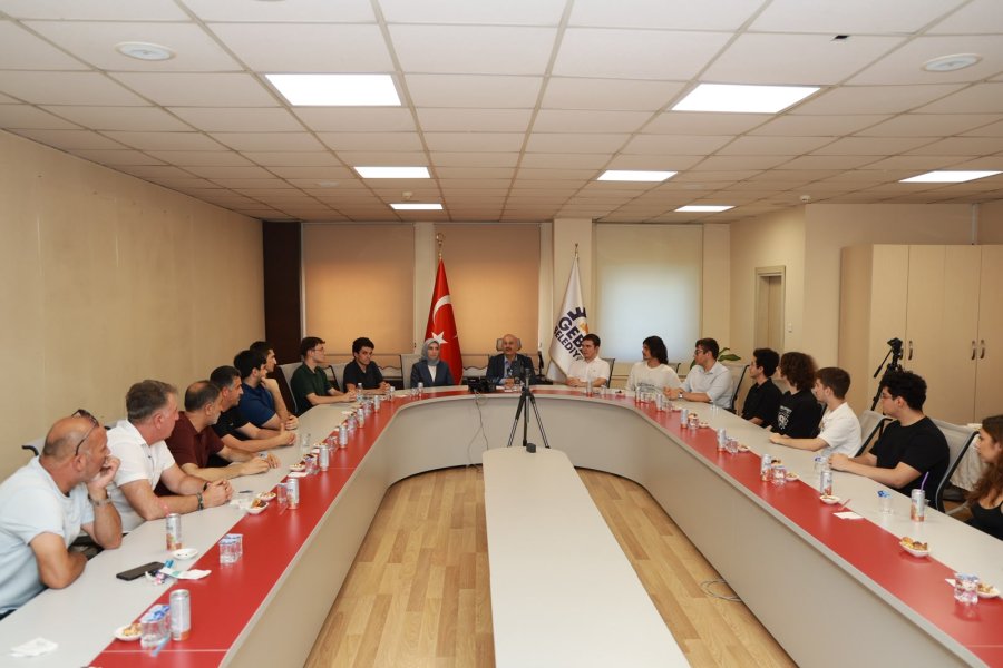 Başkan Büyükgöz, Gebze’nin YKS Şampiyonlarını Ağırladı
