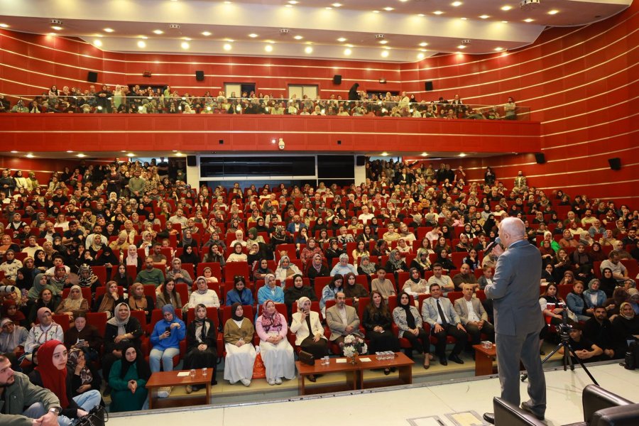 Ailenin İçinde Saklı Cennet Söyleşisine Yoğun İlgi