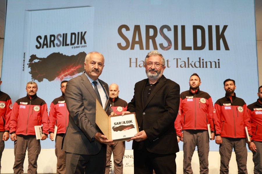 “Sarsıldık Sarıldık” Hatırat Takdimi Programı Yoğun Katılımla Gerçekleşti
