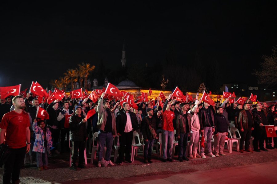 Tarihi Zafer Gebze Kent Meydanı’nda Coşkuyla Kutlandı