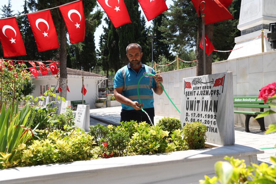 Mezarlık ve Şehitliklerde Kapsamlı Bakım Çalışması