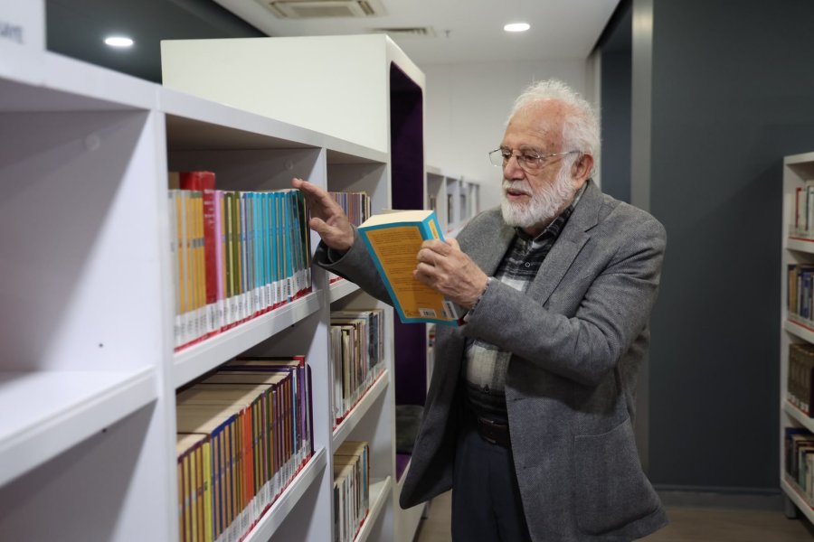 Prof. Dr. İhsan Süreyya Sırma’dan Çoban Mustafa Paşa Kütüphanesi’ne Ziyaret