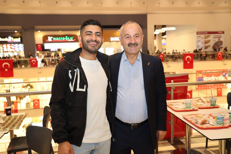 Başkan Büyükgöz’den Gebze Center Esnafına Ziyaret