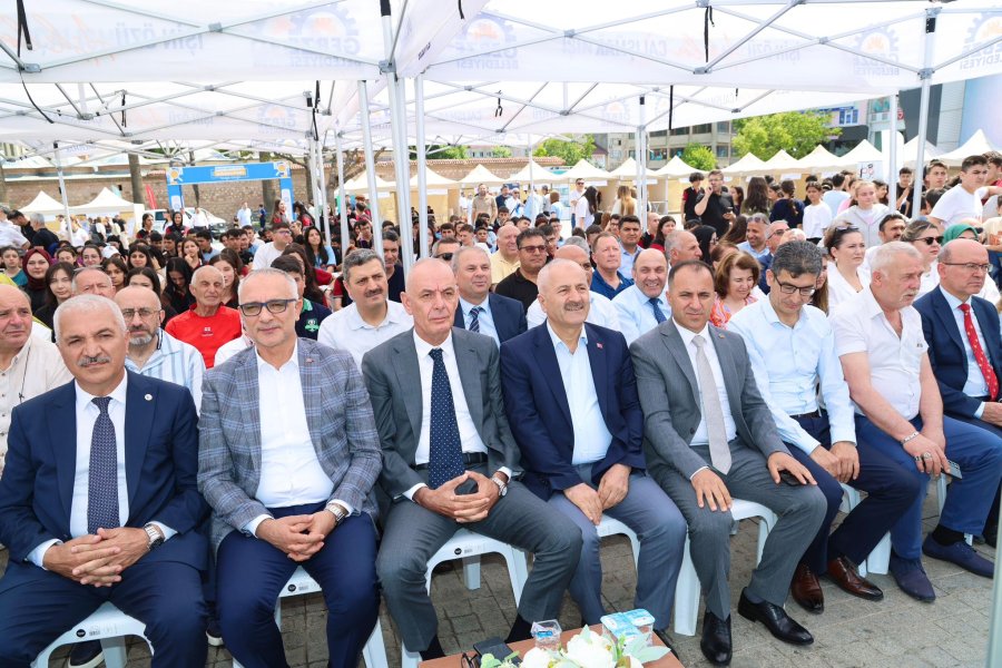 Gebze’de Mesleki Eğitim Tanıtım ve İstihdam Fuarı Açıldı