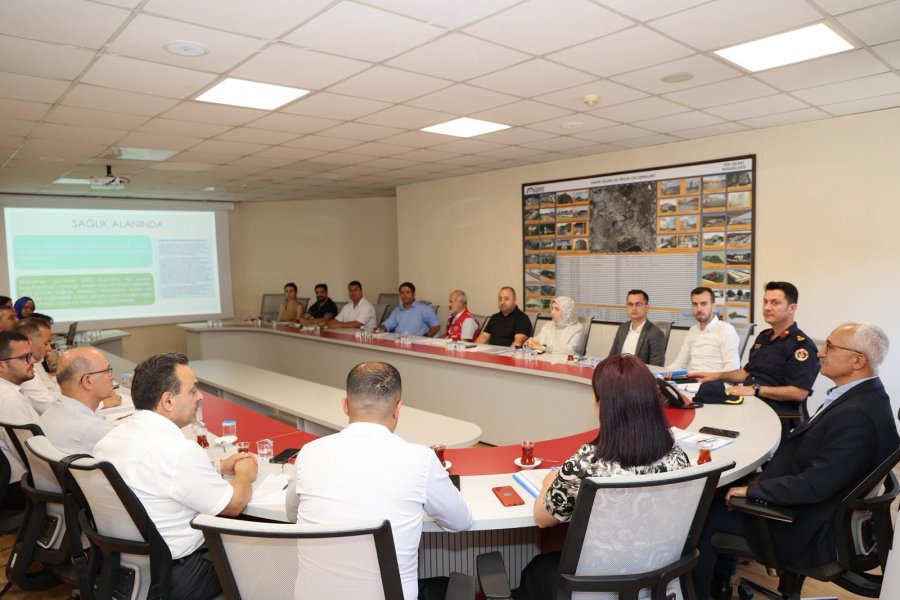 Kaymakam Özyiğit Kurum Müdürlerini Topladı