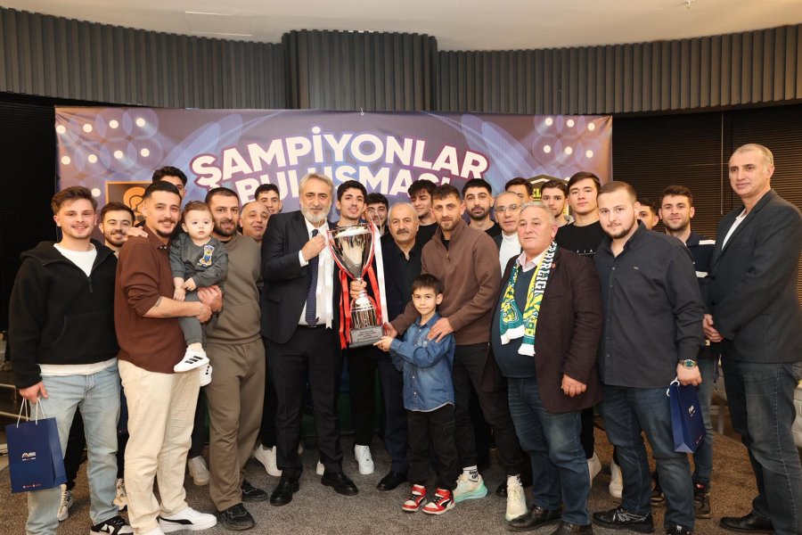 BAŞKAN BÜYÜKGÖZ ŞAMPİYONLARI AĞIRLADI