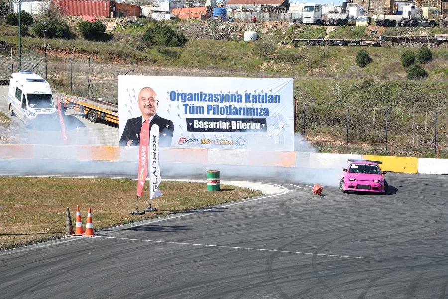 Adrenalin Tutkunları Gebze Driftfest’te buluştu