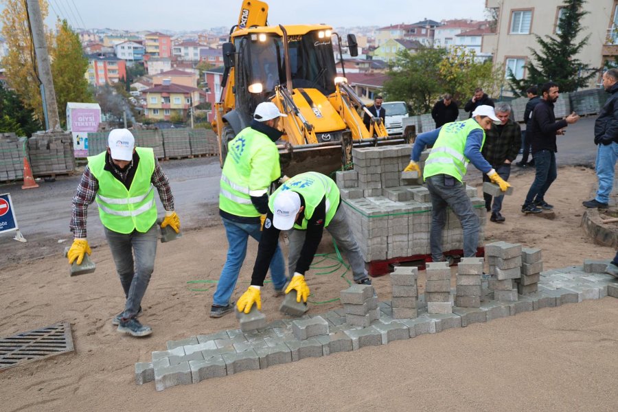 Başkan Büyükgöz Adem Yavuz Mahallesi’nde Üstyapı Çalışmalarını Yerinde İnceledi
