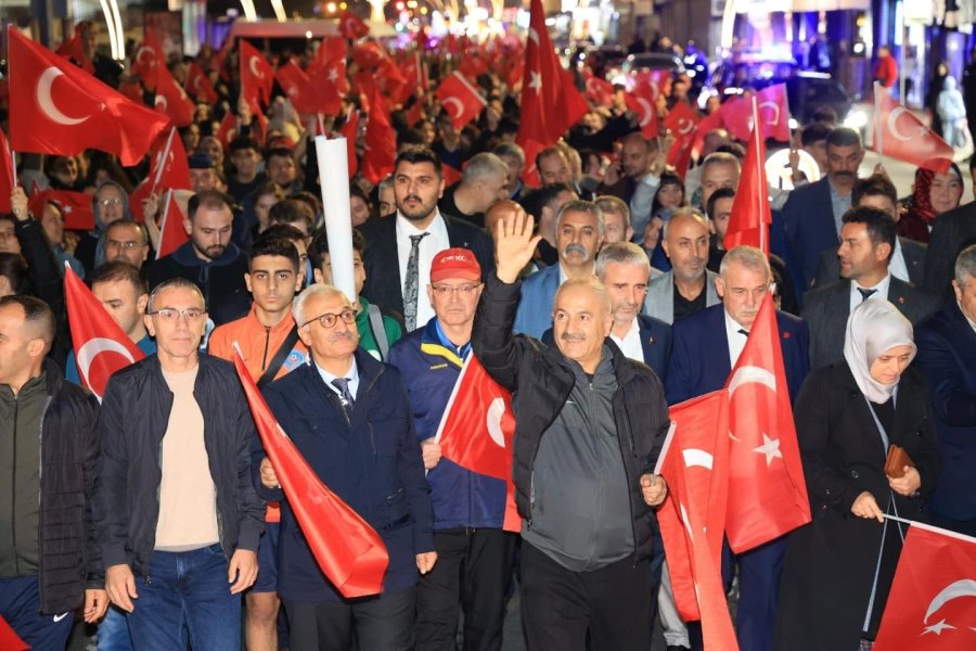 Gebze’de Cumhuriyet Coşkusu Dolu Dolu Yaşandı