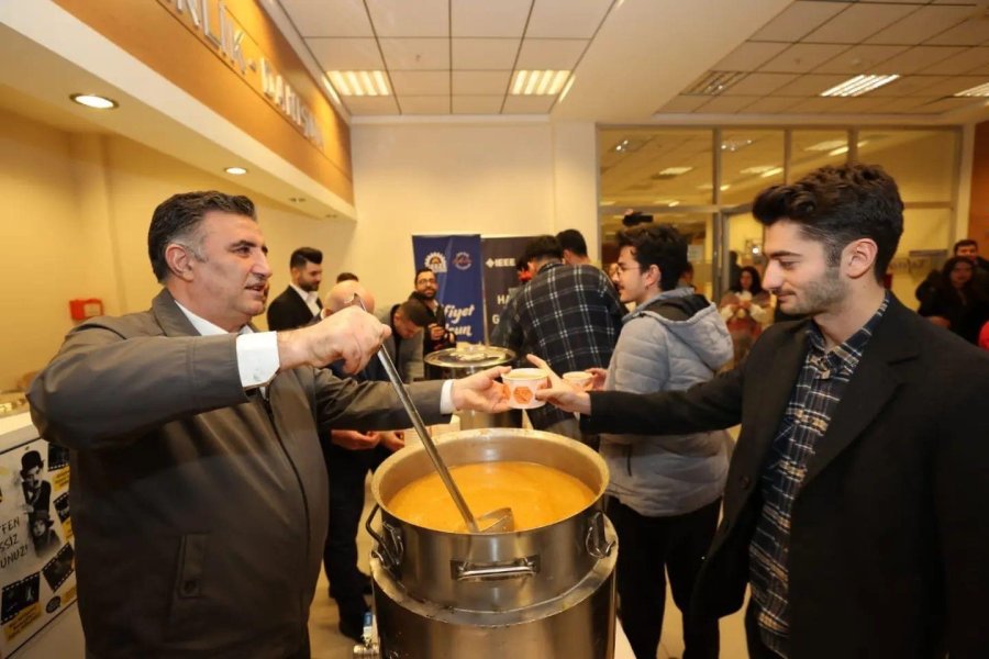 Başkan Büyükgöz’den GTÜ’lü  Öğrencilere Çorba İkramı
