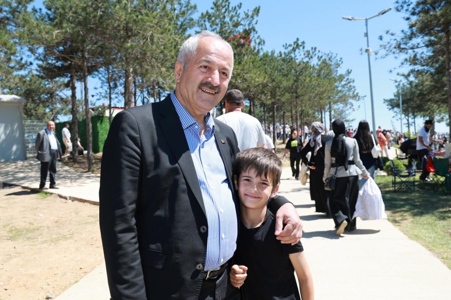 Başkan Büyükgöz, Şehrin Yeni Nefesi Pelitli Damgatepe Mesire Alanı’nda Vatandaşlarla Buluştu