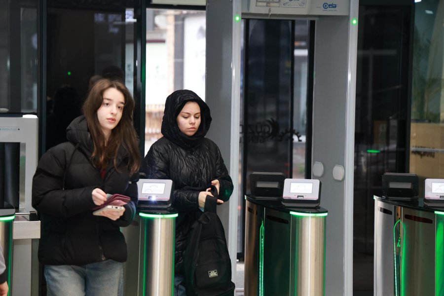 YKS Deneme Sınavı Öncesi Başkan Büyükgöz Gençlerle Bir Araya Geldi