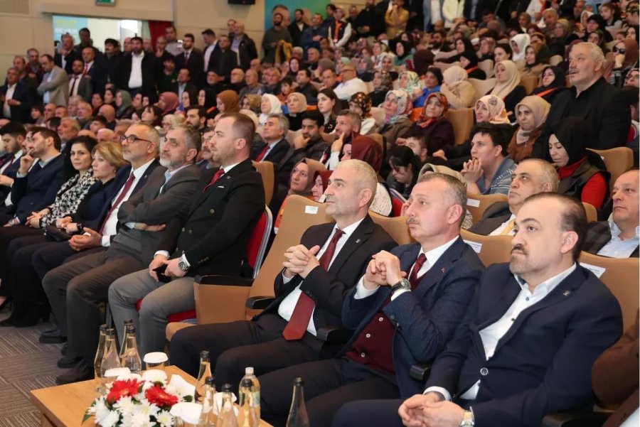 Görkemli ve Coşkulu Seçim Beyannamesi Sunumu