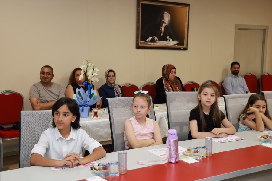 Minik Öğrencilerden Başkan Büyükgöz’e Ziyaret