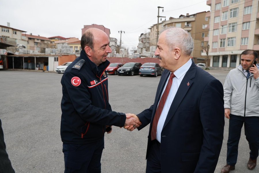 Başkan Büyükgöz, Bayram Öncesi Kamu Personelini Ziyaret Etti